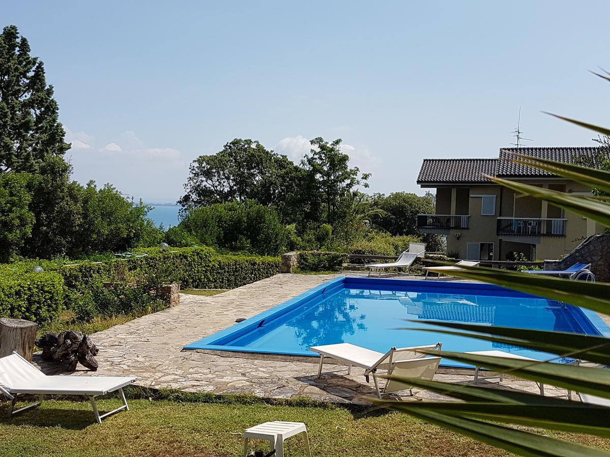 Navarro Hill Resort Порто Санто Стефано Экстерьер фото